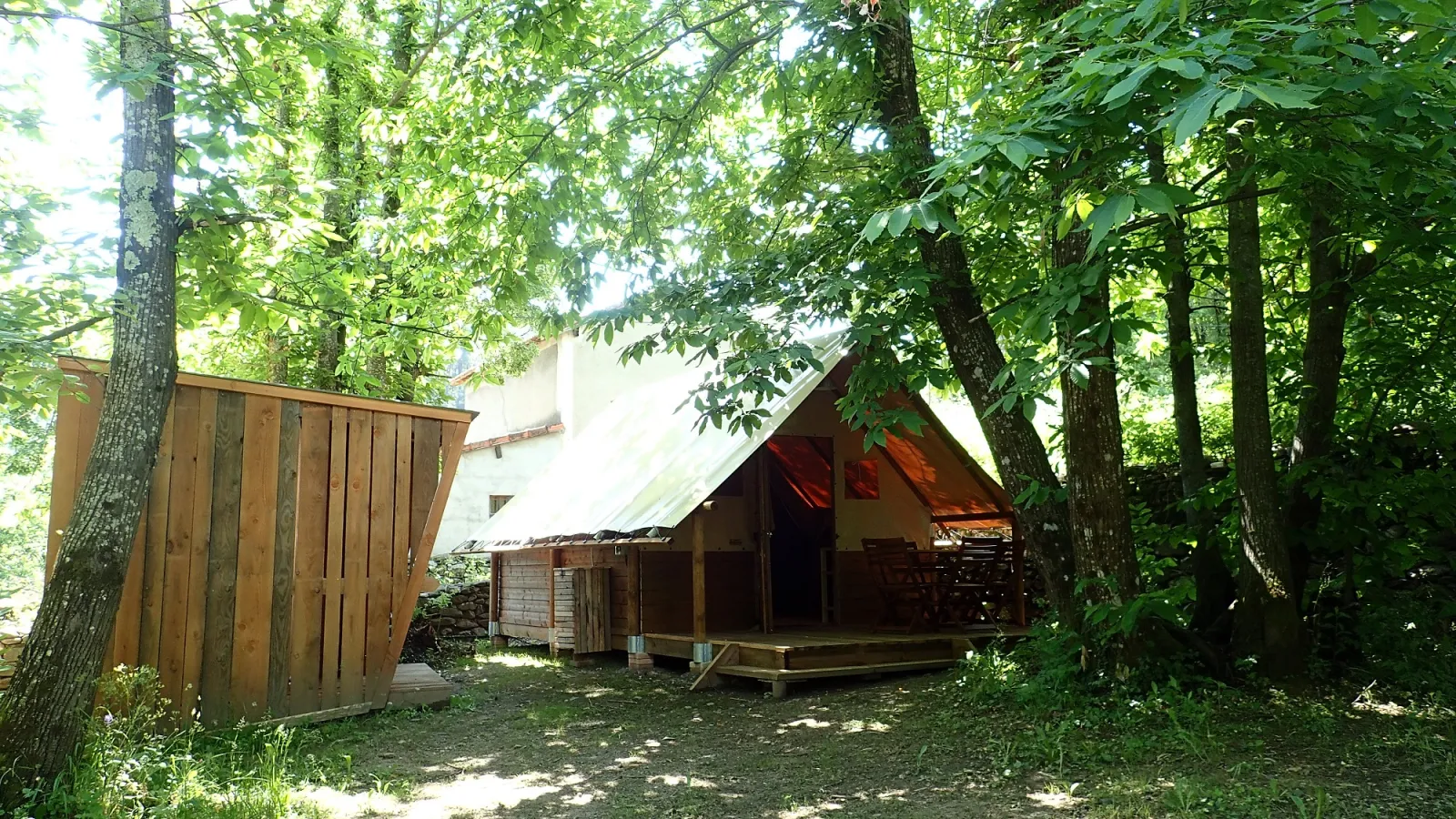 Cabanon toilé à Gravières, photo 2