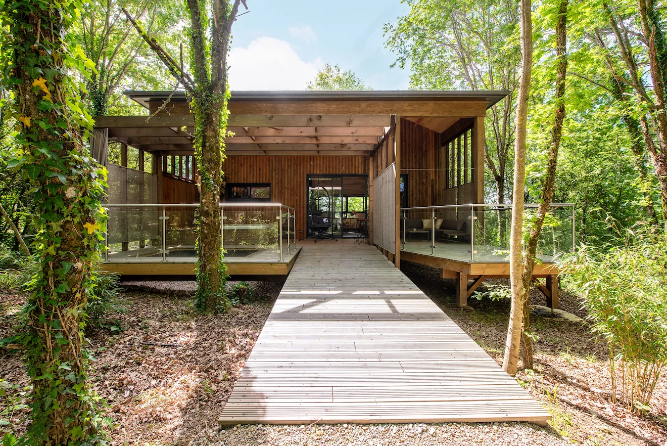 Casa Himala, cabane sur pilotis à Naucelle