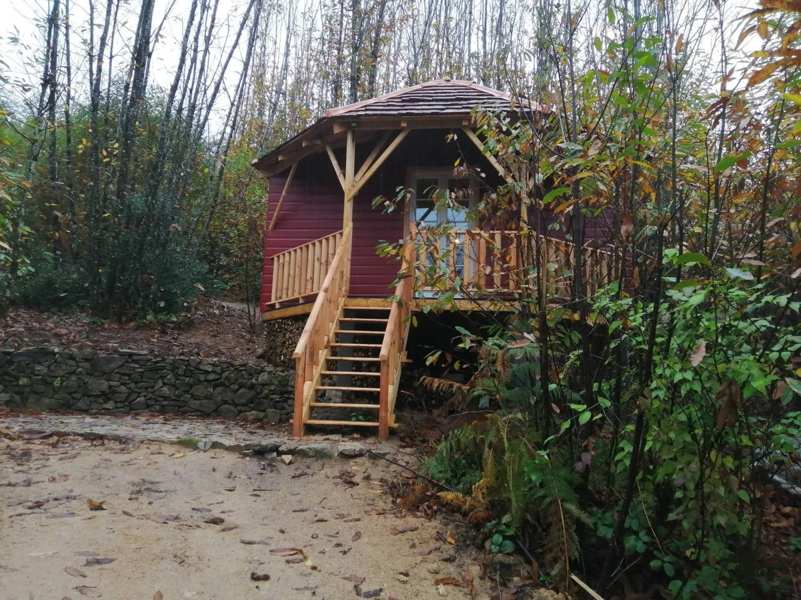 Chalet sur pilotis, cabane sur pilotis à La Geneytouse