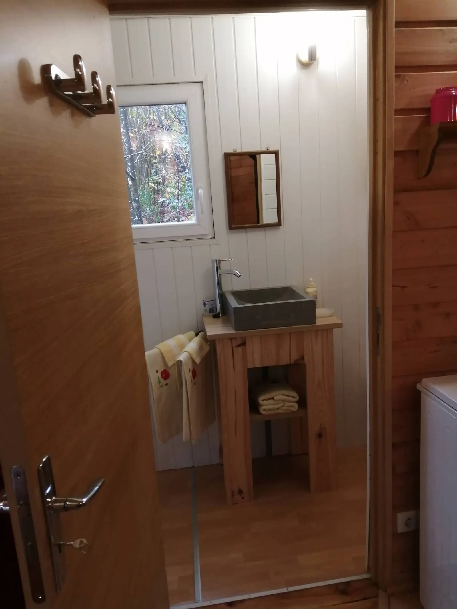 Chalet sur pilotis à La Geneytouse, photo 3