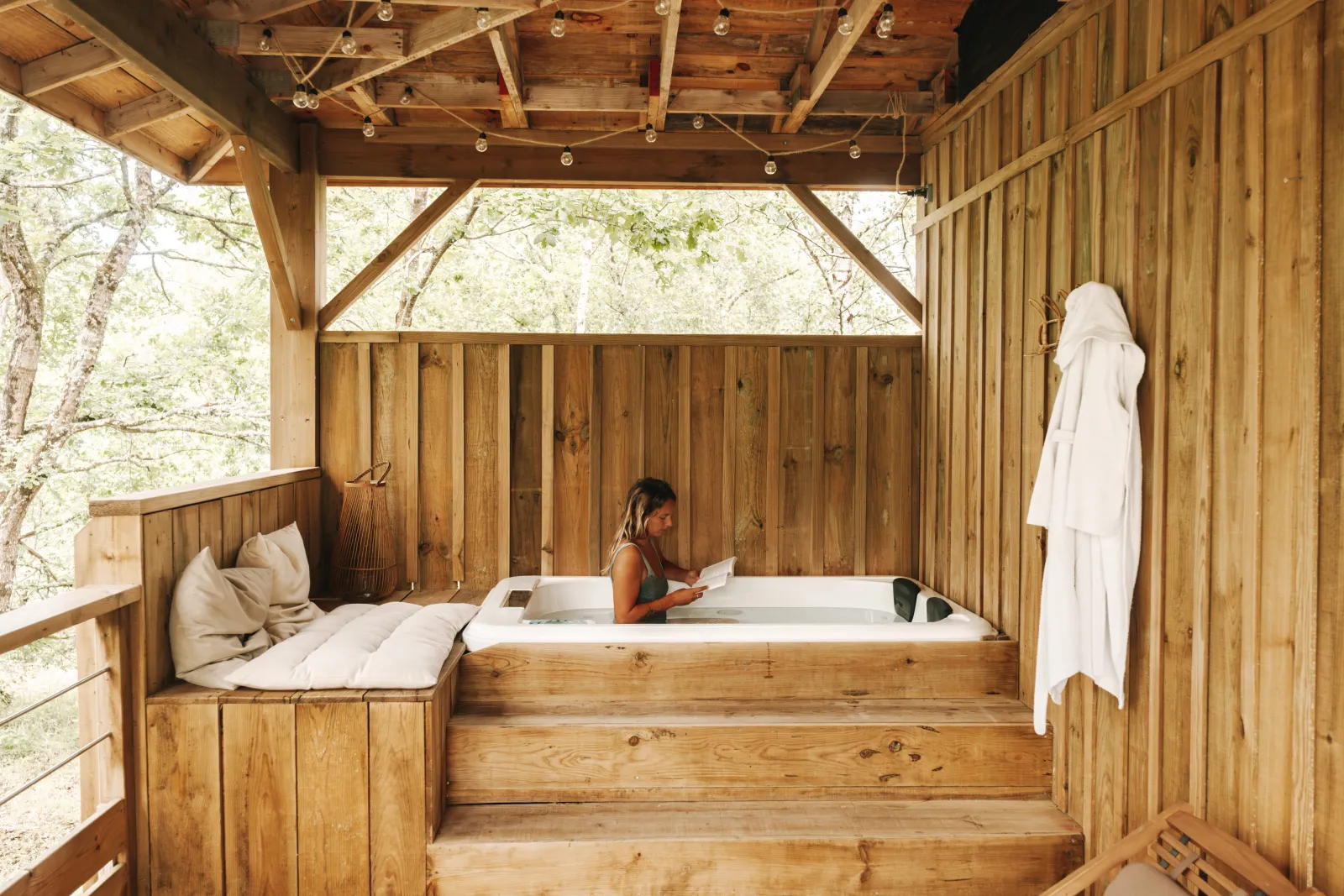 Côte & Lodge Spa, cabane sur pilotis à Talais