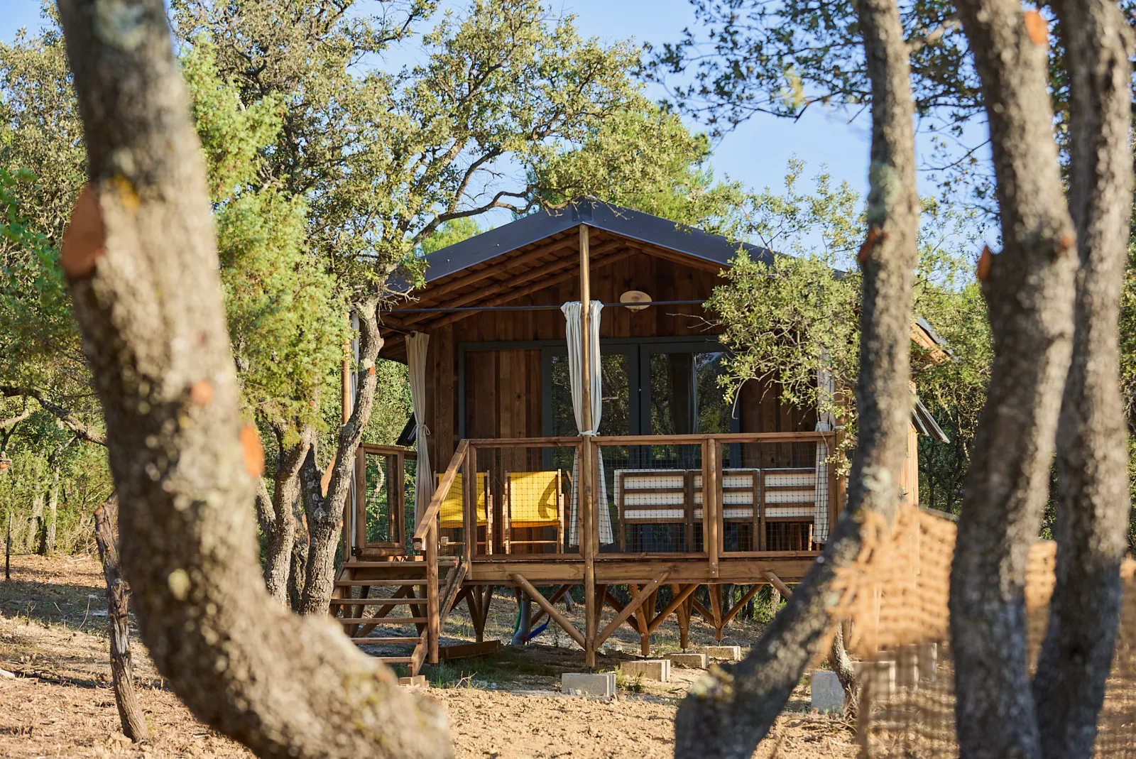 Ecolodge Cade, cabane sur pilotis à Villelaure