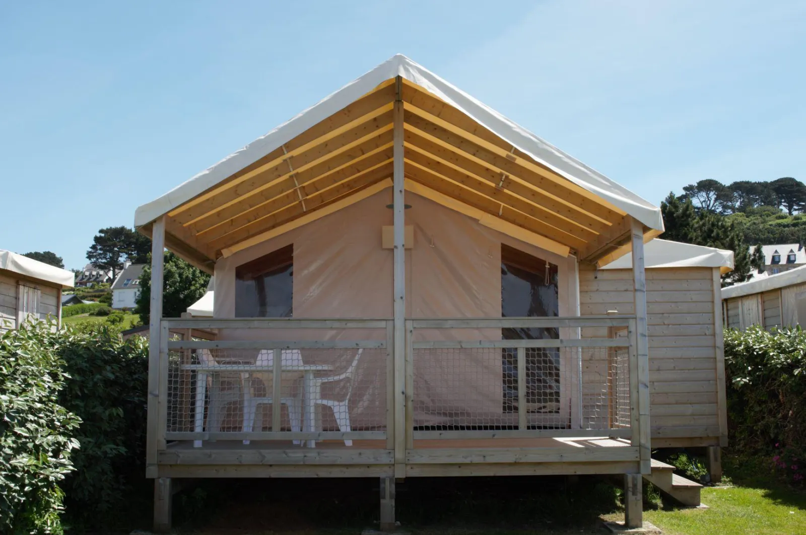 Écolodge des 7 Îles, cabane sur pilotis à Trélévern