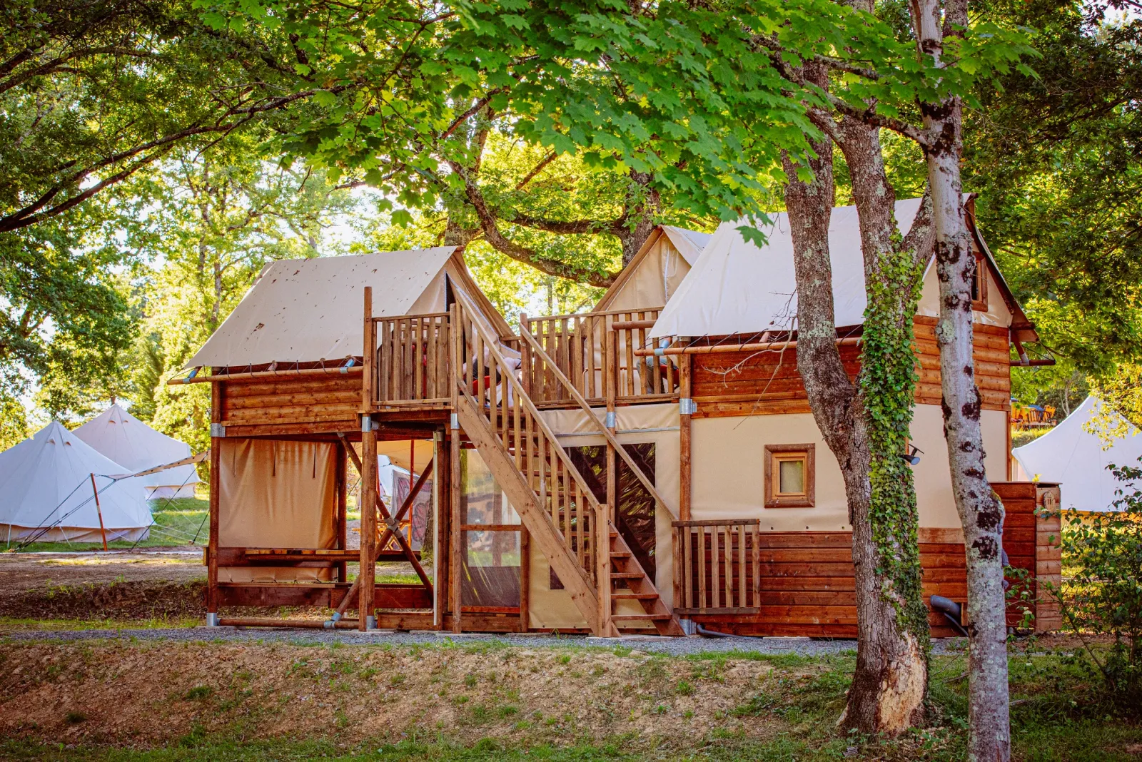 Écolodge Duplex Nature, cabane sur pilotis à Seissan