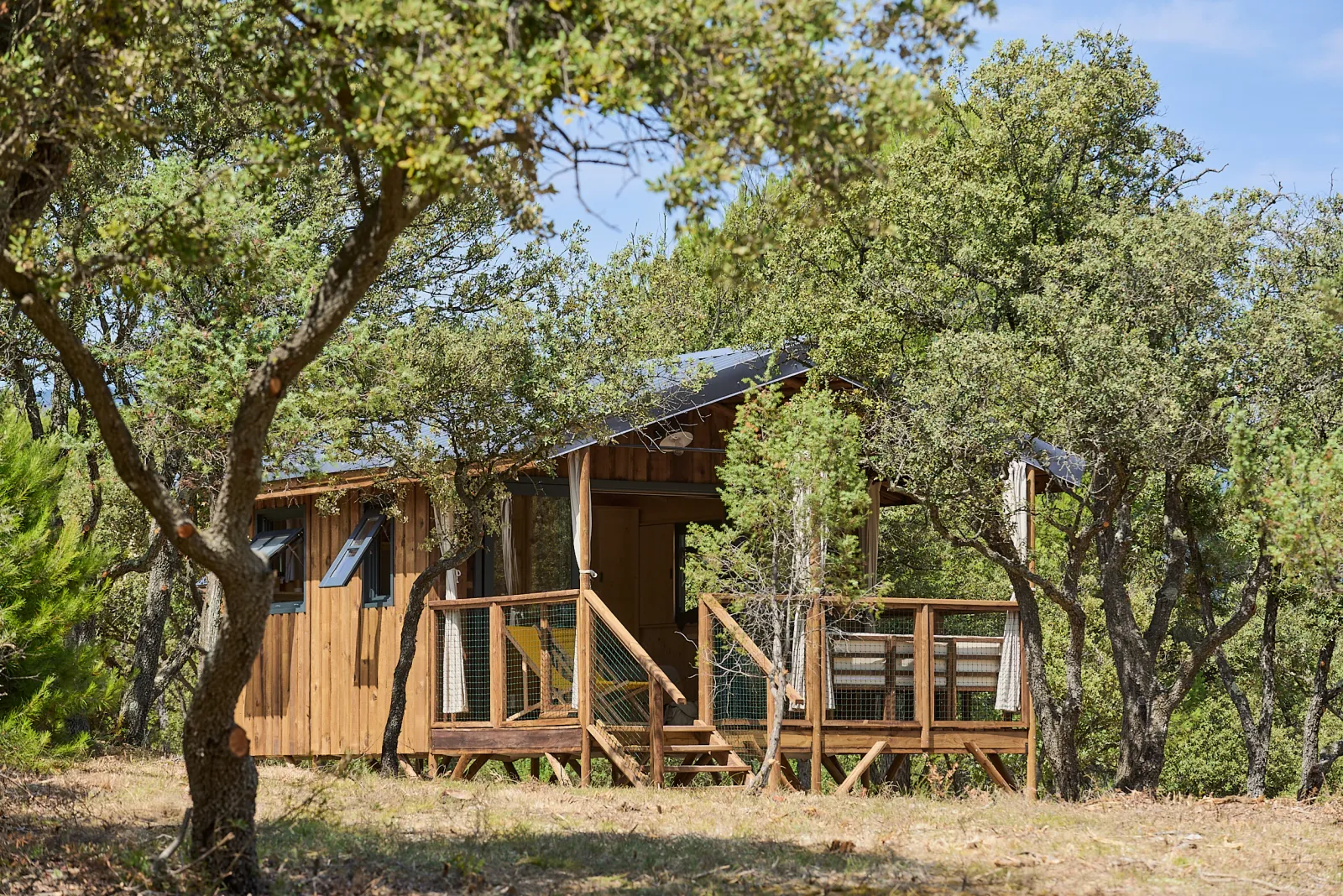 Ecolodge Thym, cabane sur pilotis à Villelaure