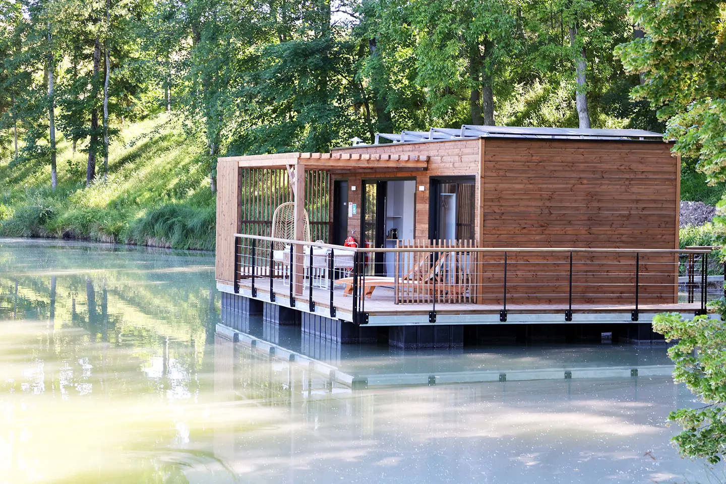 Écolodges flottants de Neuville à Sainte-Gemme, photo 2