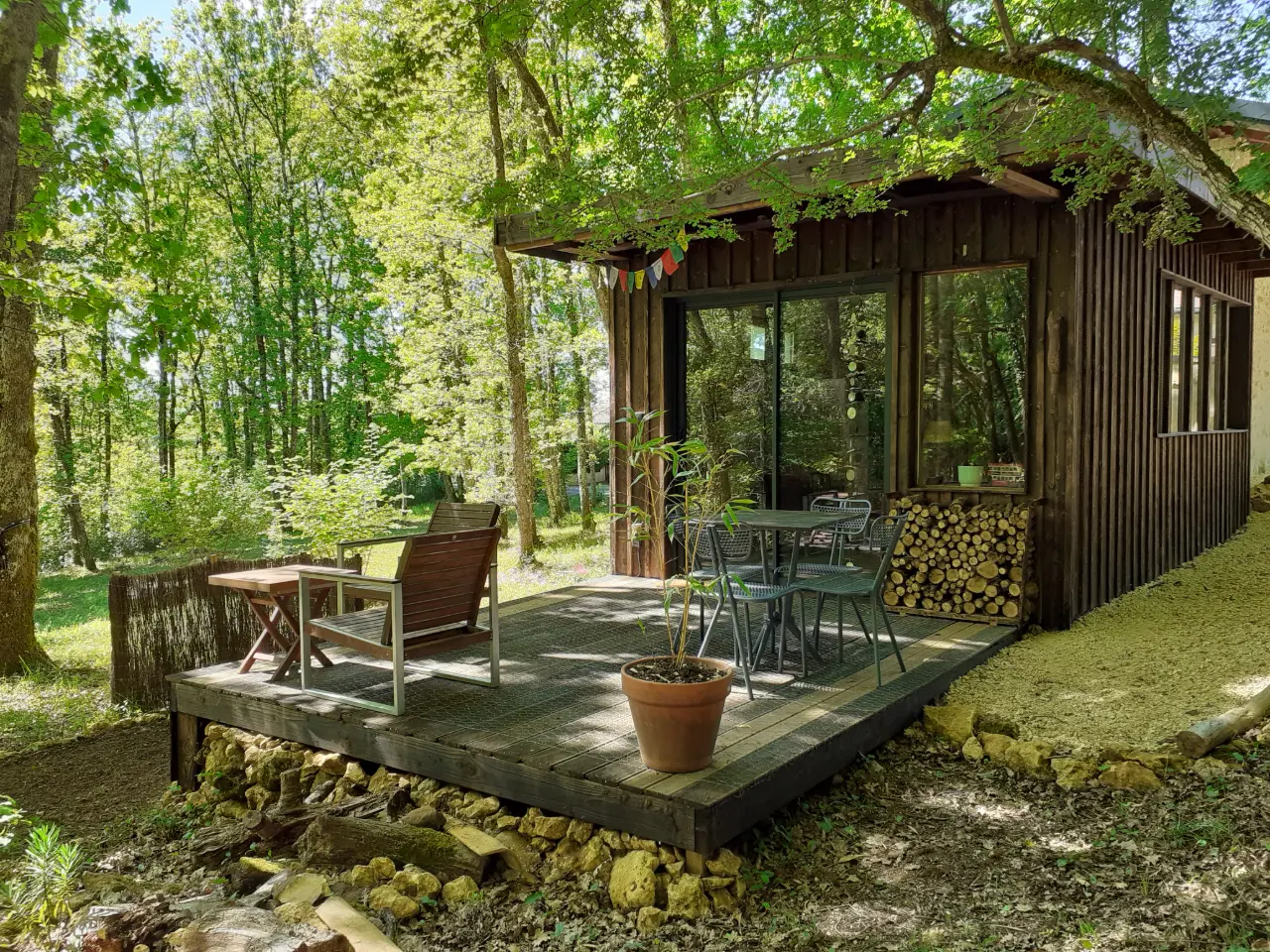 Gîte de la Cabane de l'Oiseau, hébergement insolite à Couze-et-Saint-Front