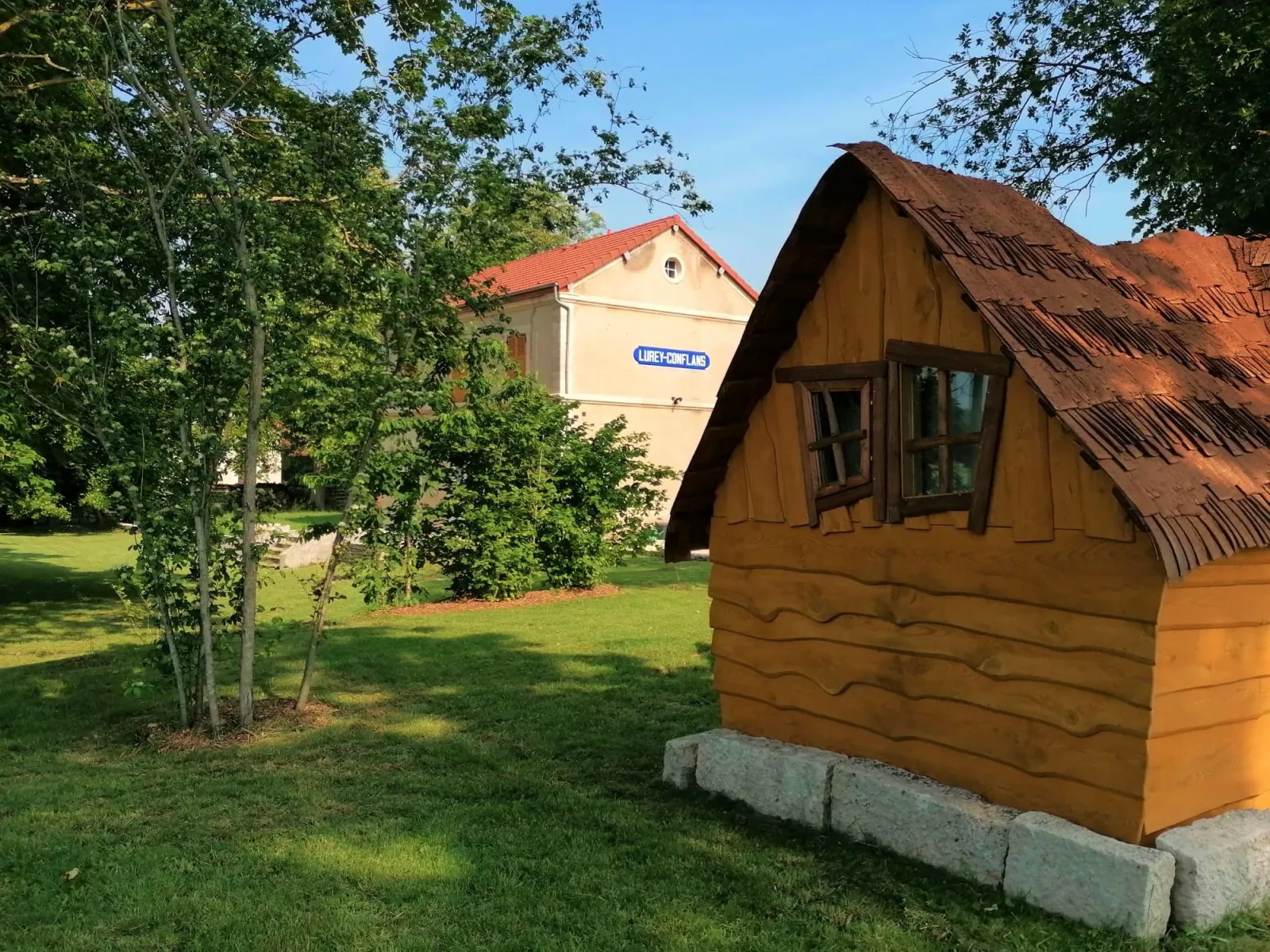 Grande Cabane de la Gare à Esclavolles-Lurey, photo 3