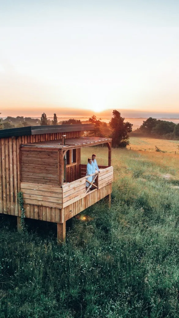 K-hute 2, cabane sur pilotis à Castaignos-Souslens