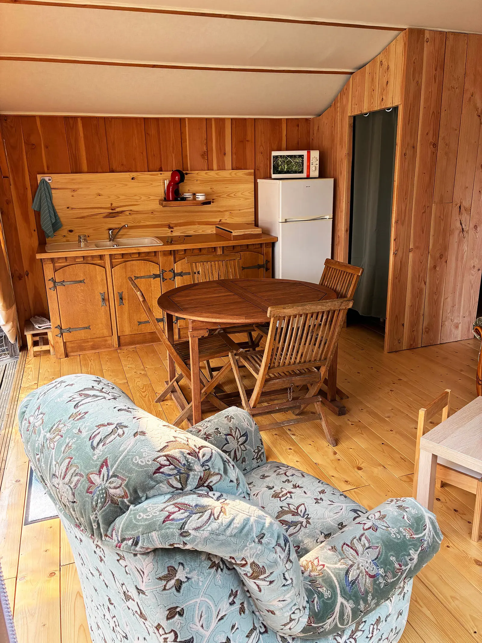 La Cabane à Pool à Lablachère, photo 4