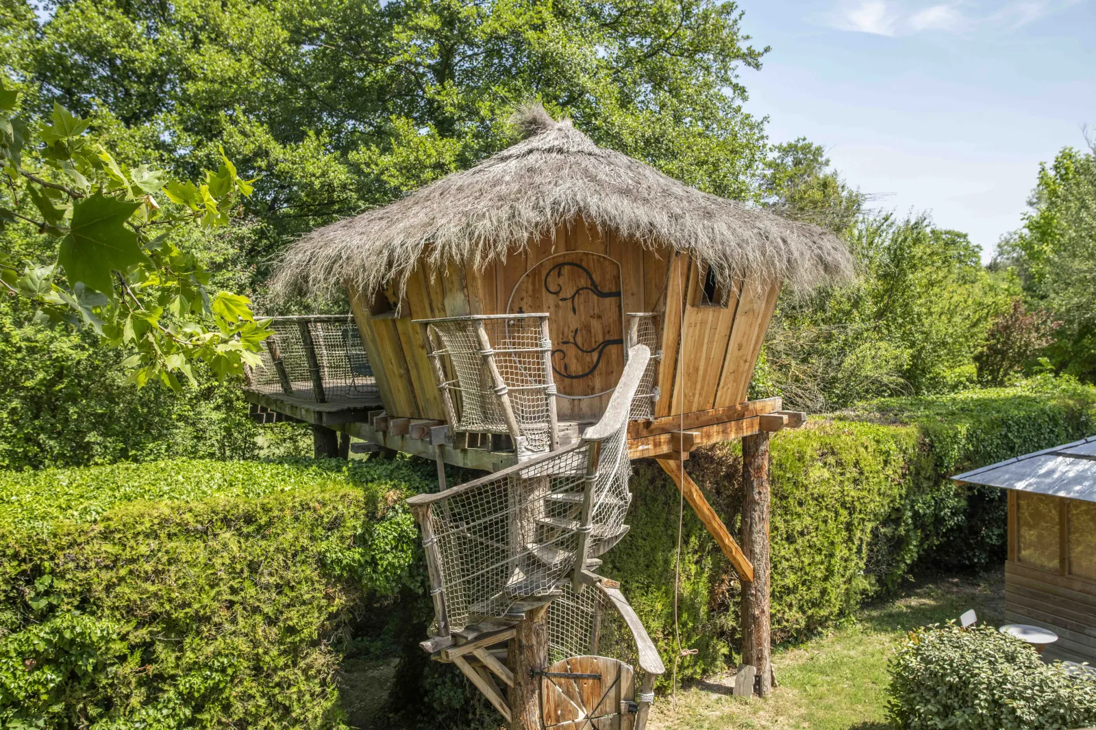 La Cabane aux Oiseaux, cabane dans les arbres à L'Isle-sur-la-Sorgue