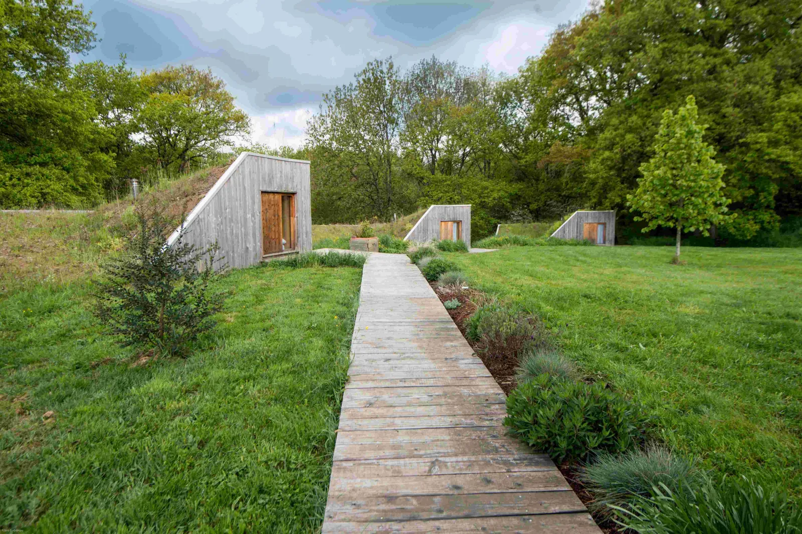 La Cabane bleue, cabane au sol à Saint-Victurnien