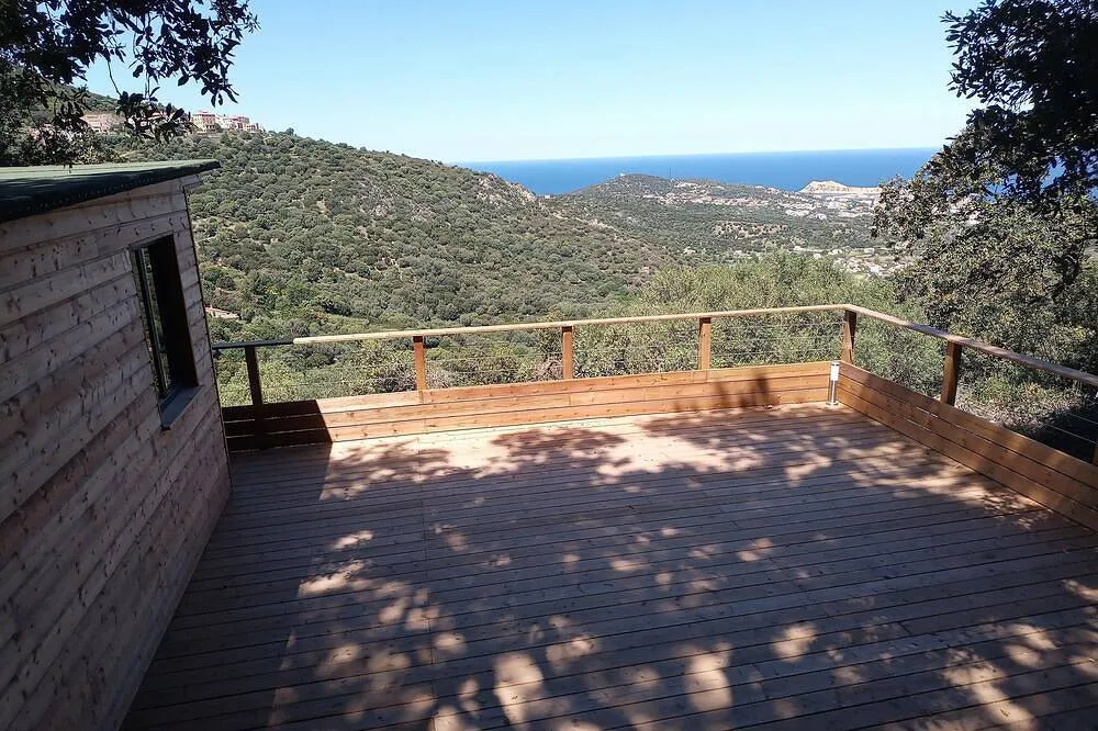 La Cabane de Casanova, cabane au sol à Santa-Reparata-di-Balagna