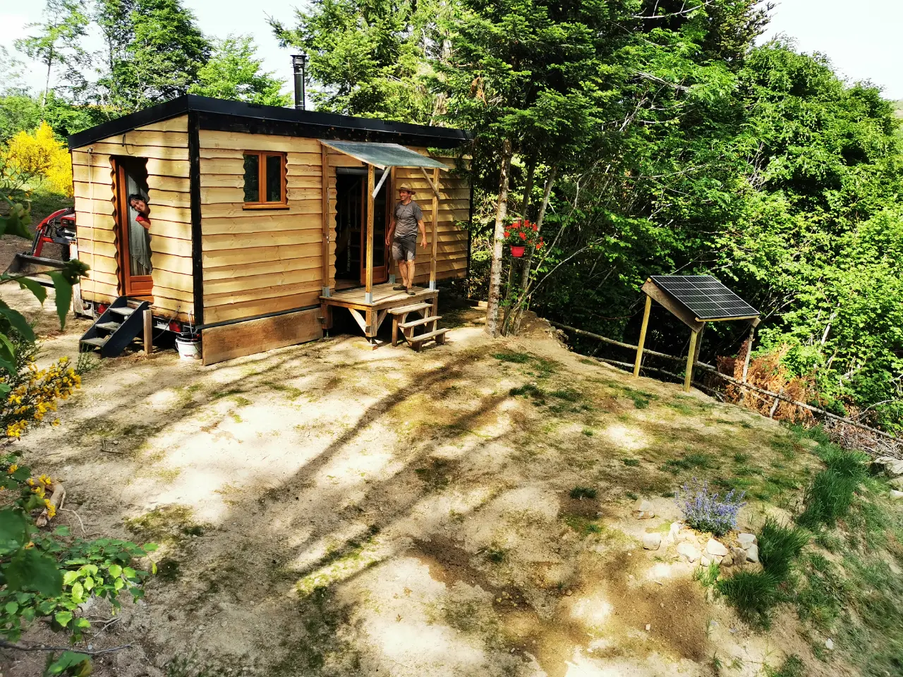 La Cabane des Roches, hébergement insolite à Rochefort-Montagne
