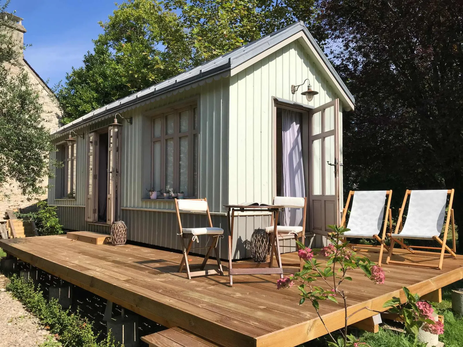La Cabane du Mas Normand, cabane au sol à Ver-sur-Mer