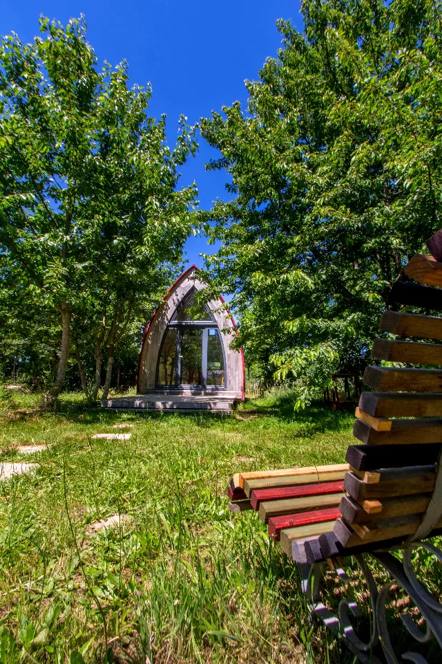 La cabane du verger, cabane au sol à Guipry-Messac