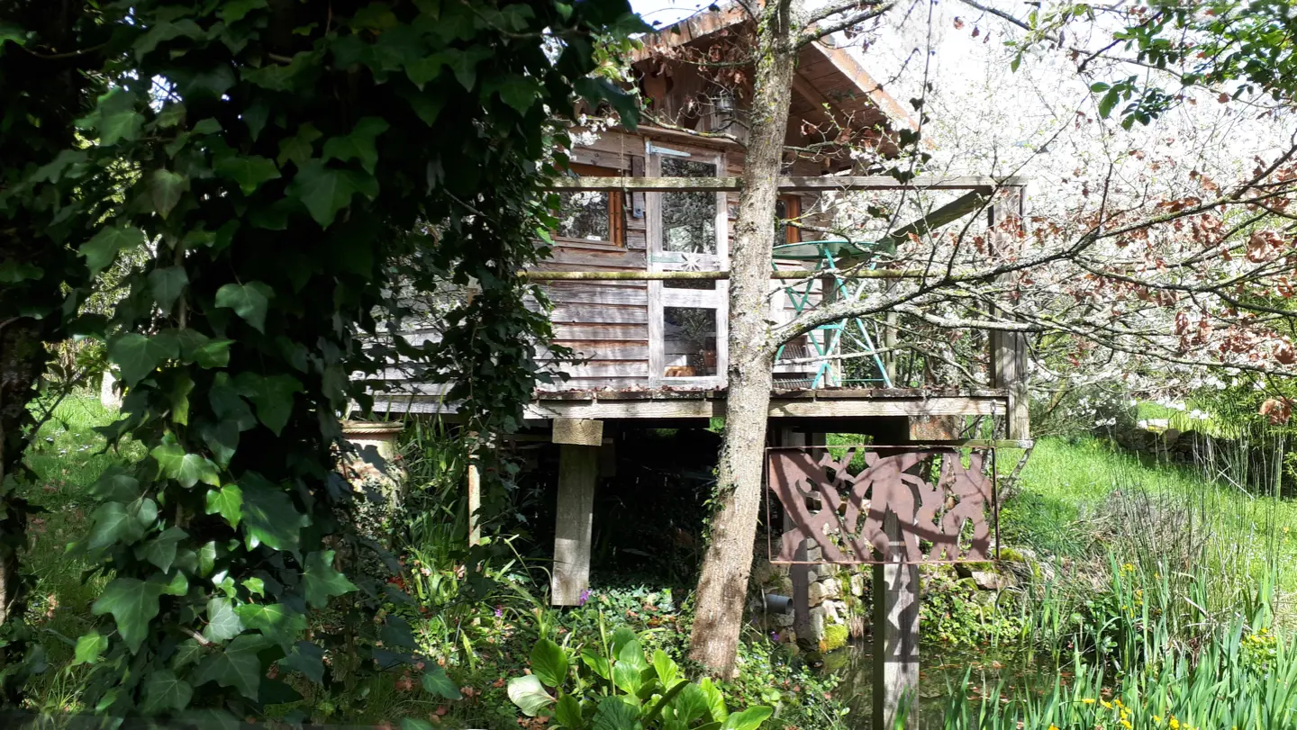 La cabane en Bourgogne, cabane dans les arbres à Charny Orée de Puisaye