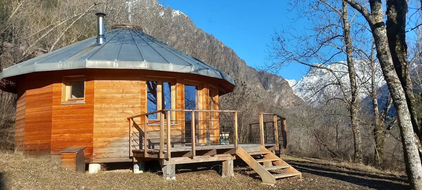 La Cabane ronde, cabane au sol à La Motte-en-Champsaur