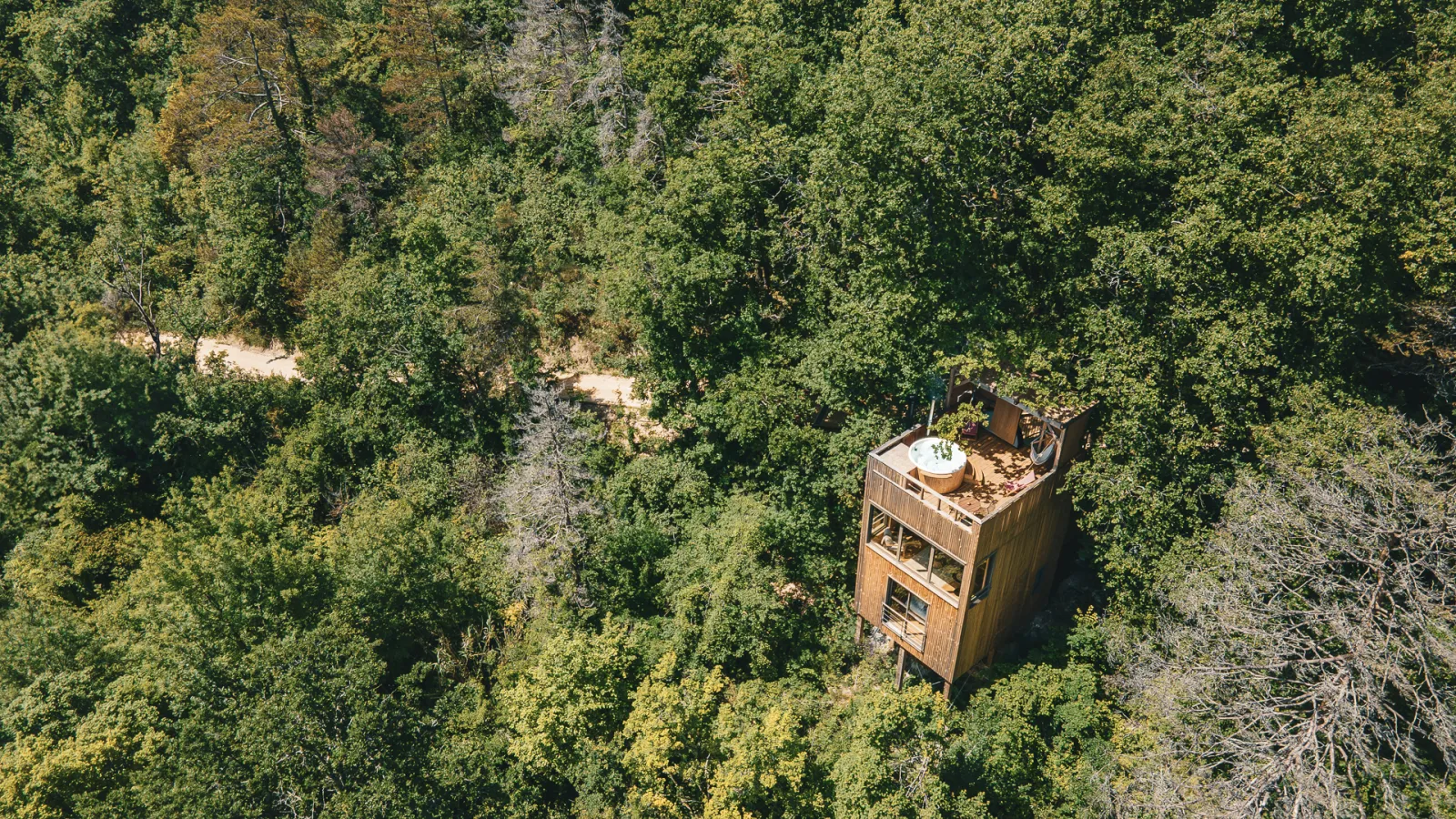 La Palombière 4, cabane sur pilotis à Laparade
