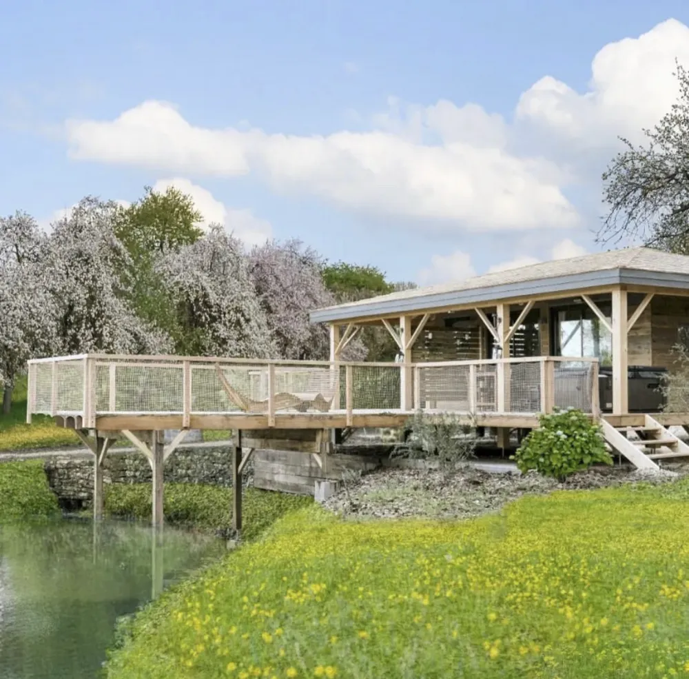 La Romance de George Sand, cabane sur pilotis à Malicornay
