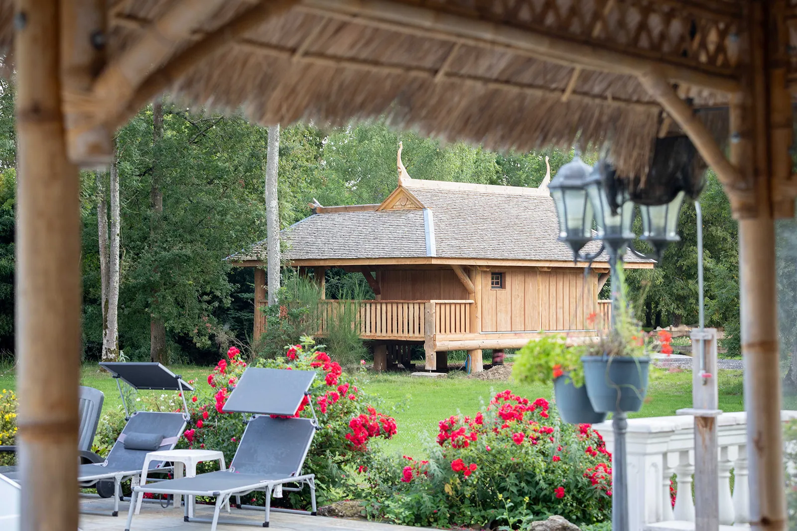 La Thaï, cabane sur pilotis à Échouboulains