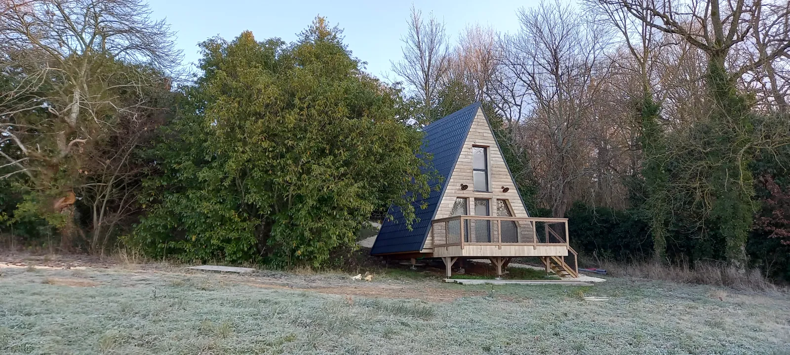 Le Drôle de Tipi, cabane sur pilotis à Montmirail