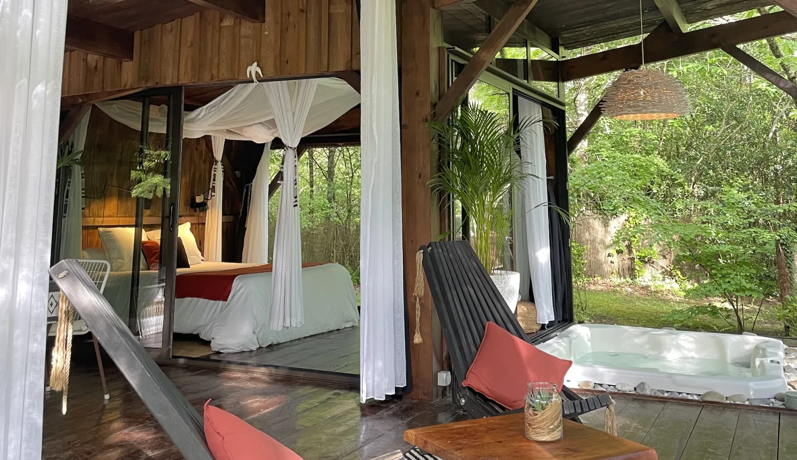Le Lodge d'Origne, cabane au sol à Origne