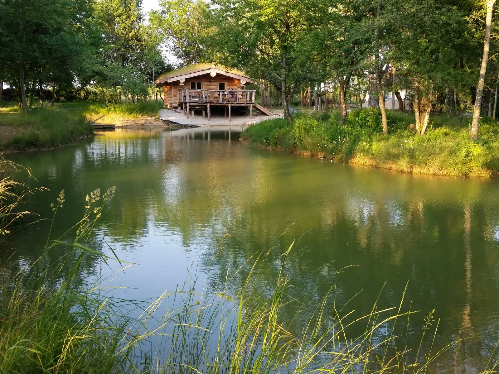 Le Nordic & Spa, cabane sur pilotis à Chennegy