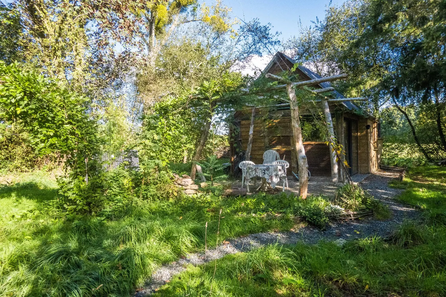 Le Petit Cabanon, cabane au sol à Montauban-de-Bretagne