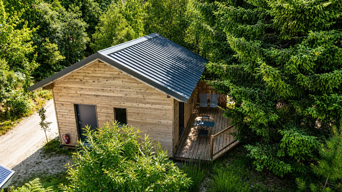 Le Refuge pour deux, cabane au sol à Saint-Jean-du-Gard