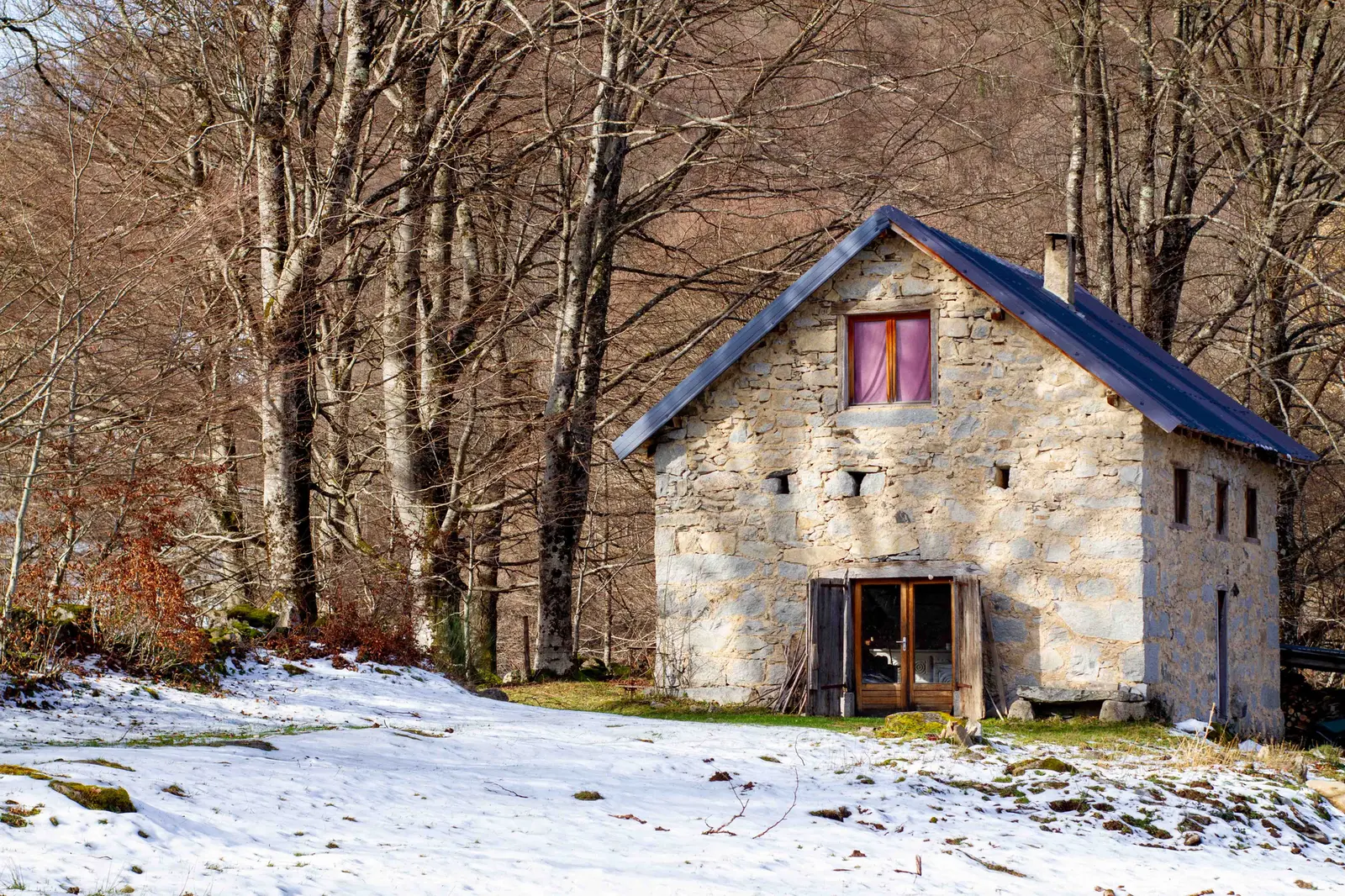Les cabanes d'Agéou, cabane au sol à Ustou