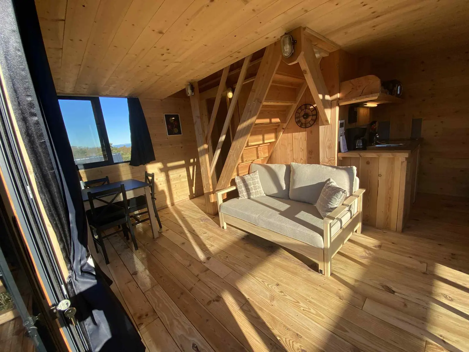 Les Cabanes du repos à Siaugues-Sainte-Marie, photo 2
