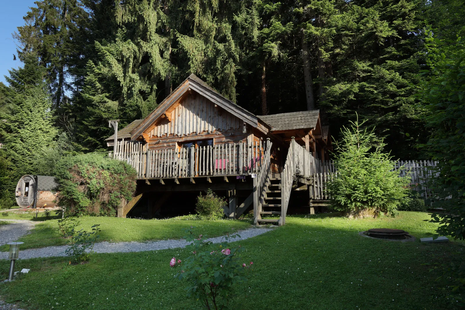 Lodge Classique, cabane dans les arbres à Larringes