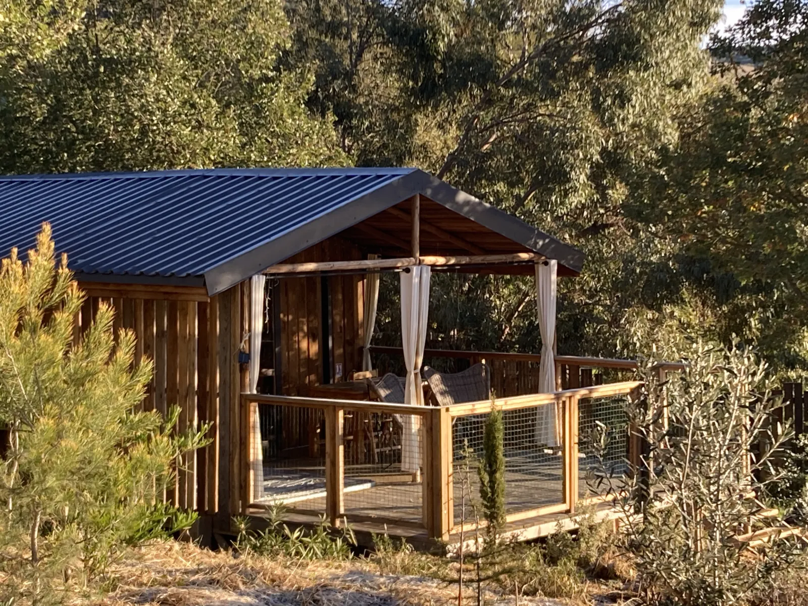 Lodge Dame du Château, cabane sur pilotis à Villarzel-du-Razès