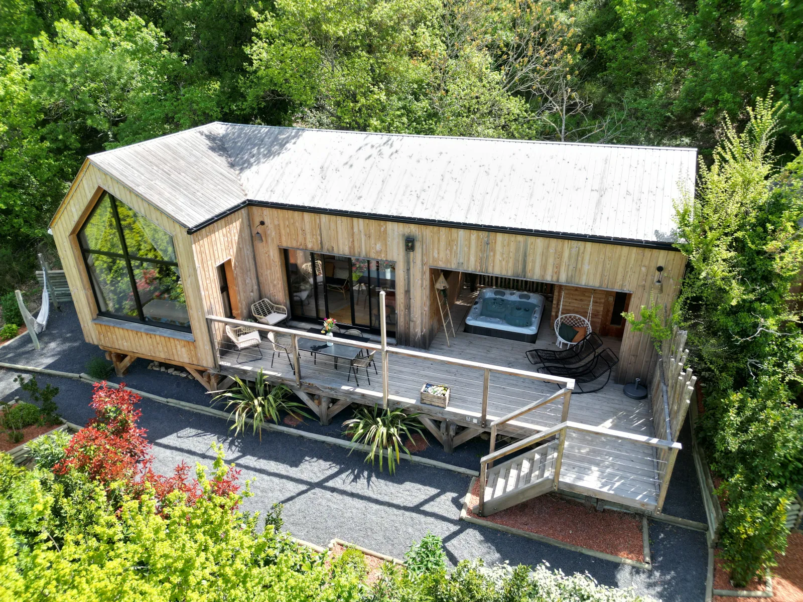 Lodge des Dentelles, cabane sur pilotis à Lafare