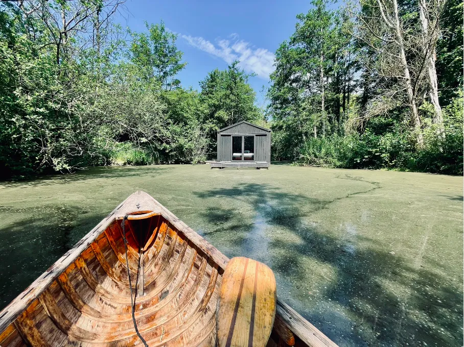 Lodge Flottant Rivage, cabane sur l'eau à Saint-Quentin-en-Tourmont