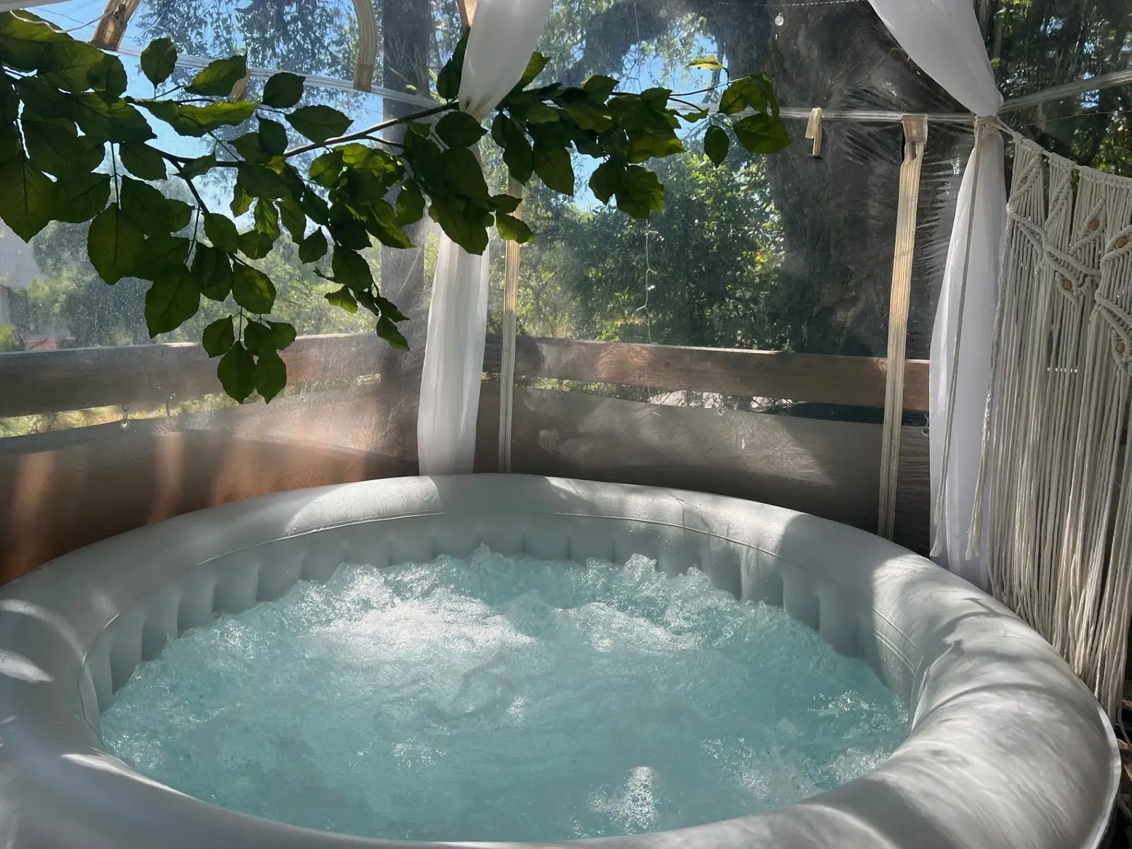Lodge romantique sous les chênes à Les Adrets-de-l'Estérel, photo 2