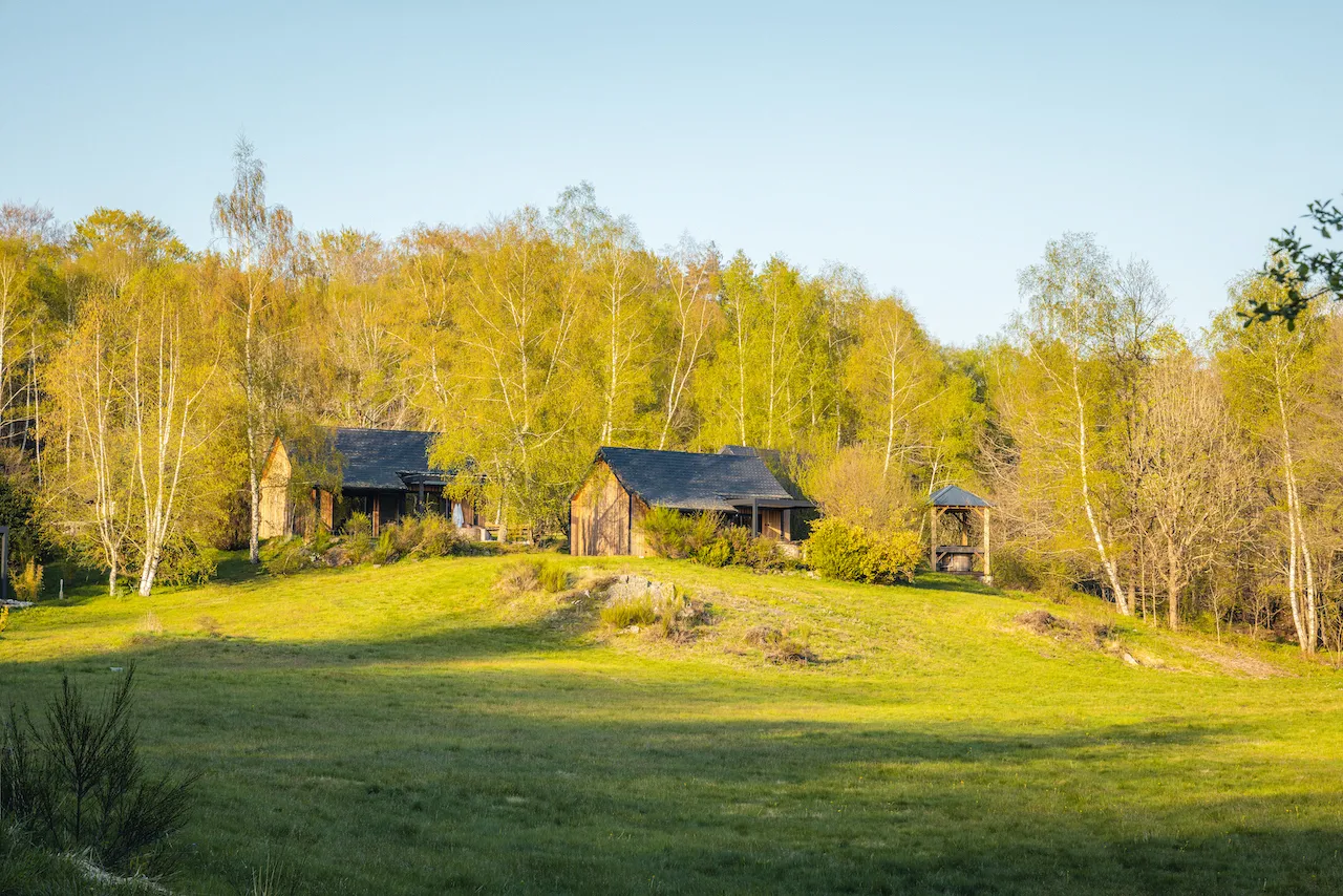 Lodge Songe, cabane au sol à Marchal