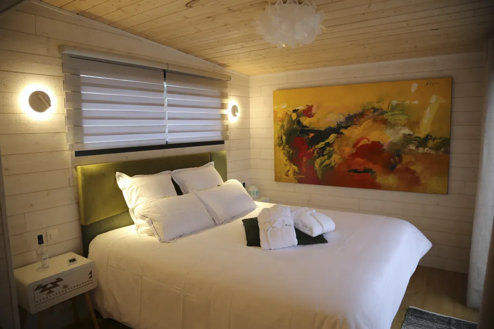 Lodge Spa Bruyère, cabane au sol à Saint-Félix-de-Reilhac-et-Mortemart