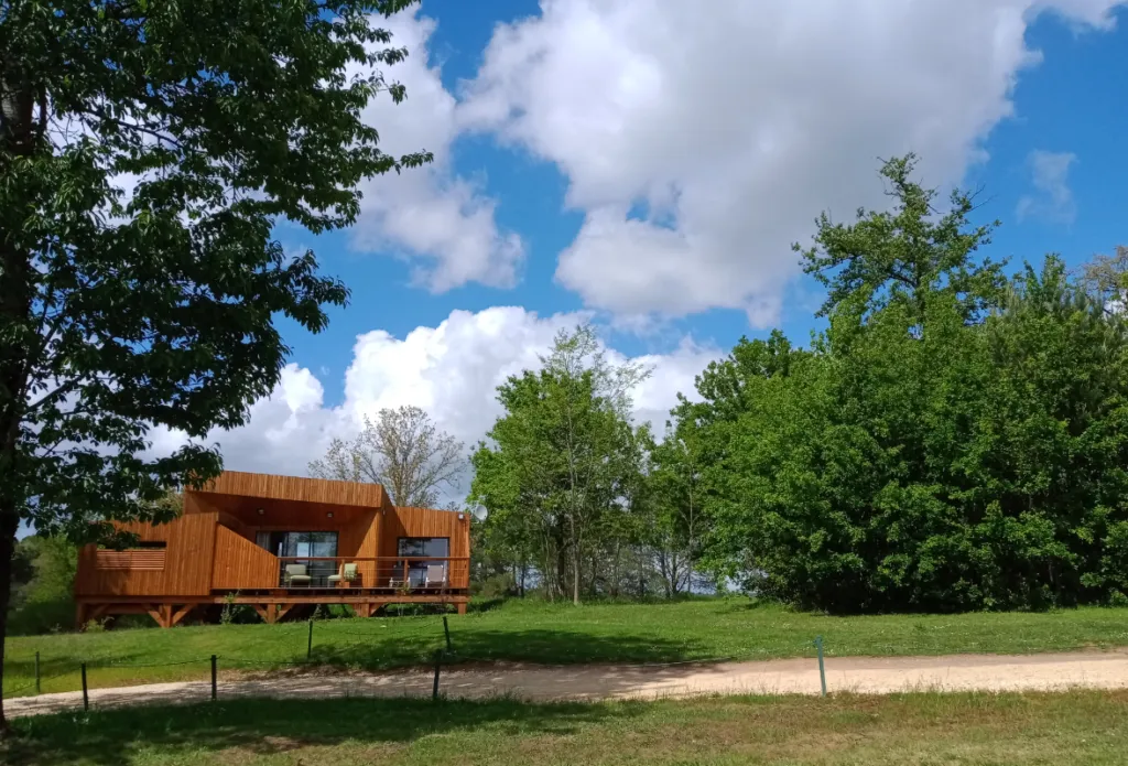 Lodge Spa Dune, cabane au sol à Saint-Félix-de-Reilhac-et-Mortemart