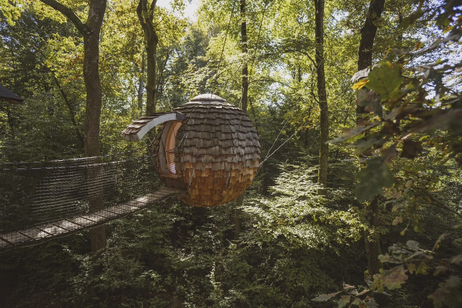 Lov'Nid Passion, cabane dans les arbres à Joncherey