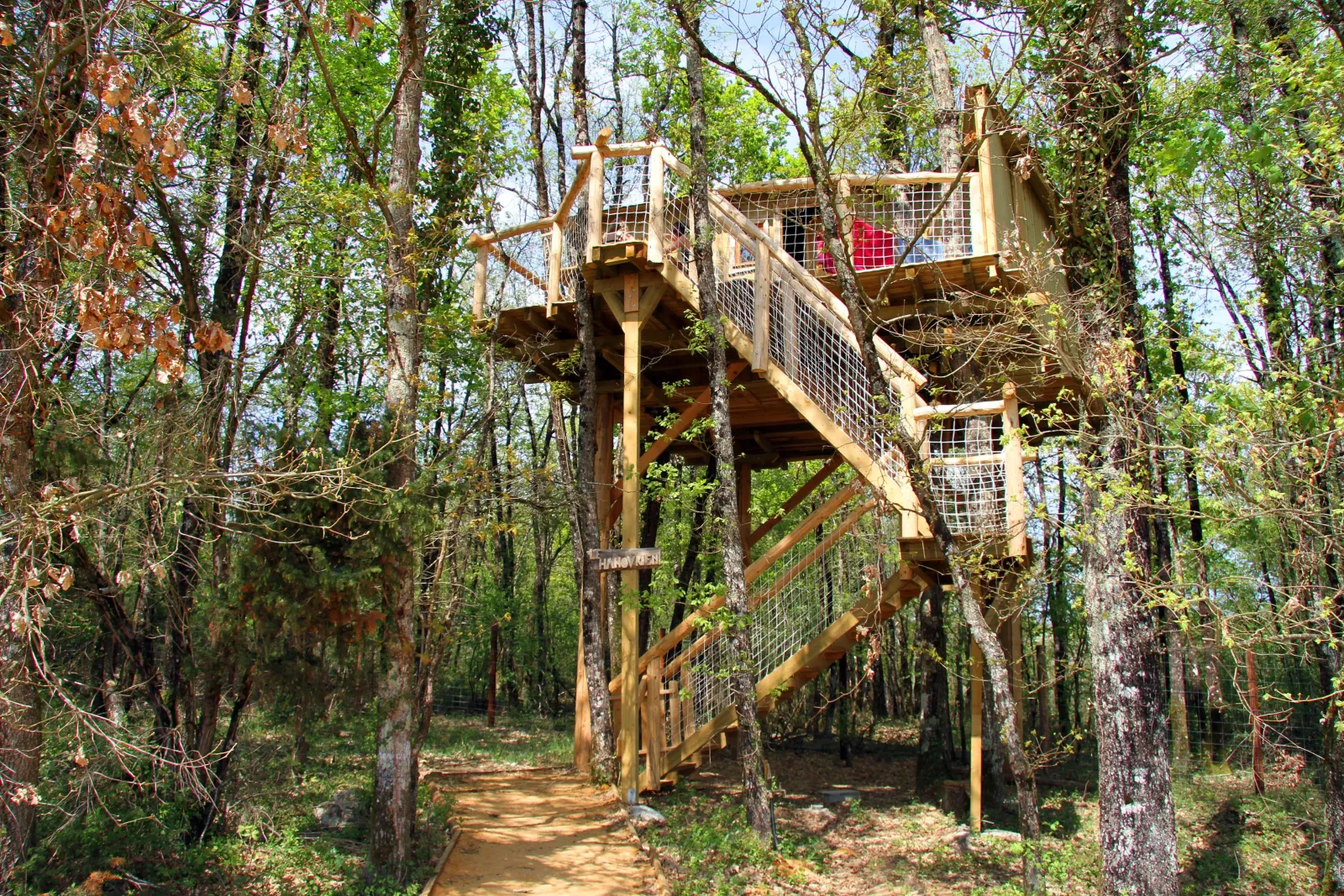 Maison dans les Branches, cabane dans les arbres à Dienné