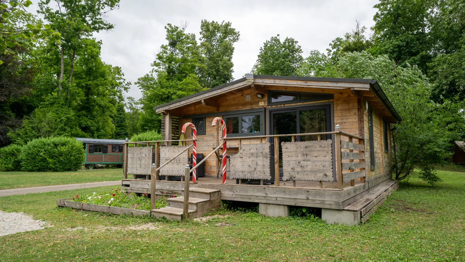 Maxi Cabane Gretel, cabane au sol à Bar-sur-Aube