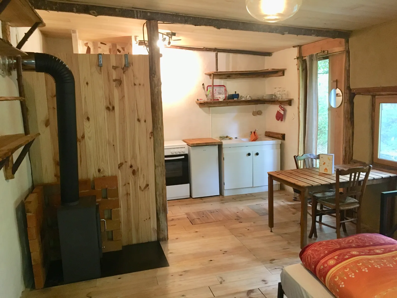 Petite cabane de la Goursaline, cabane au sol à Bussière-Galant