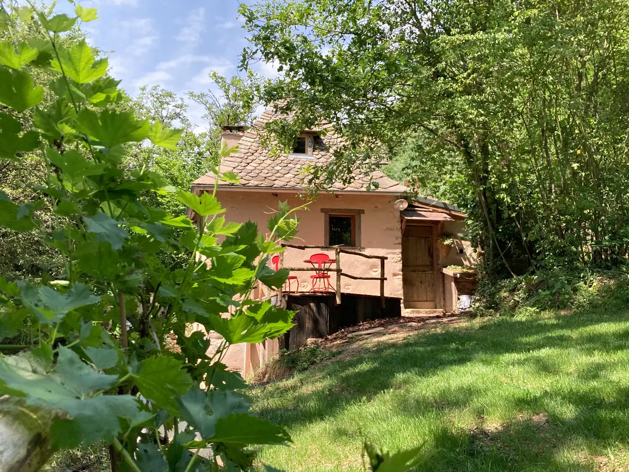 Petite cabane de vigne, cabane au sol à Argentat-sur-Dordogne