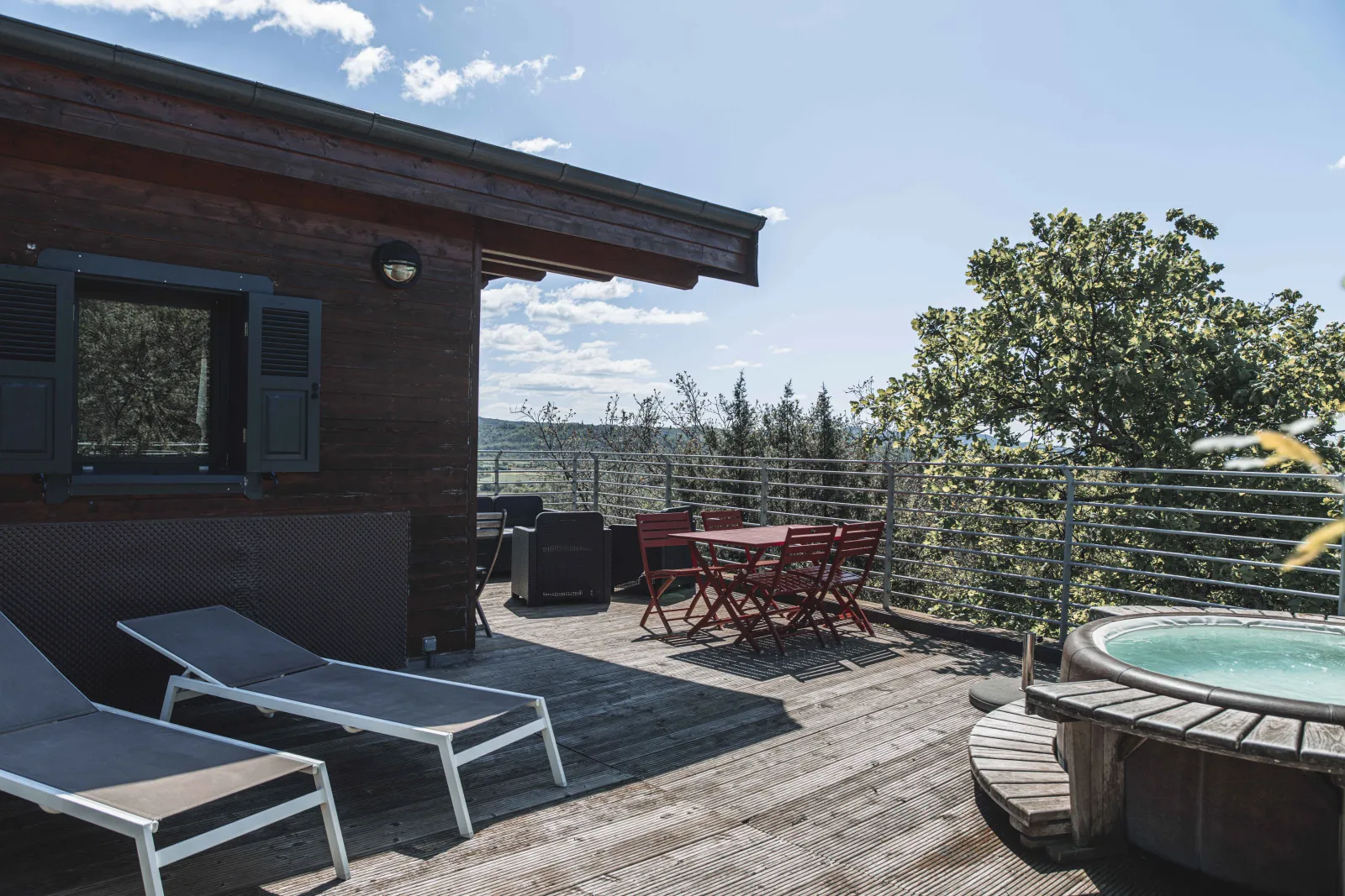 Suite Nid d'Amour, cabane sur pilotis à Vogüé