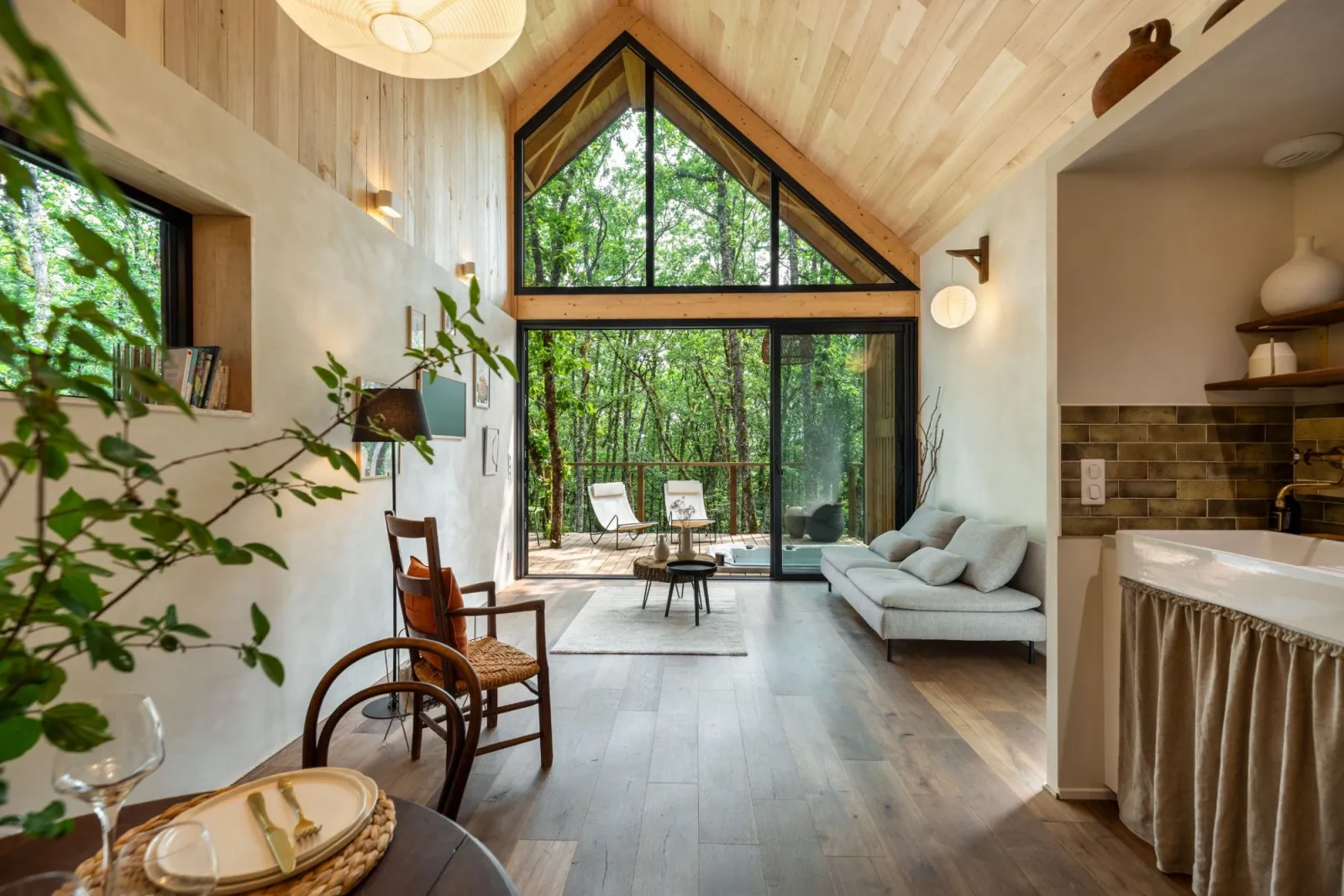 Wabi Sabi Lodge, cabane sur pilotis à Turenne